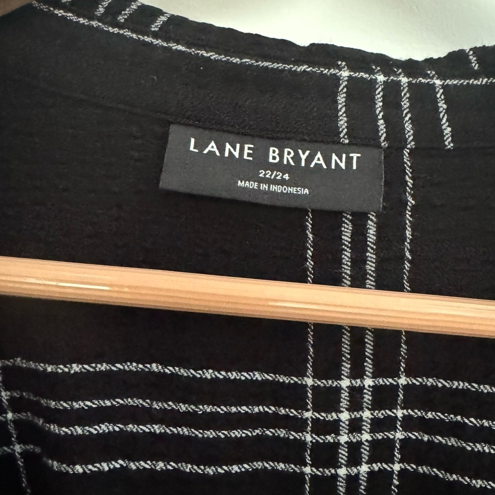 Lane Bryant Black Plaid Button Down Tunic Blouse Size 22/24 Lightweight - Picture 2 of 4